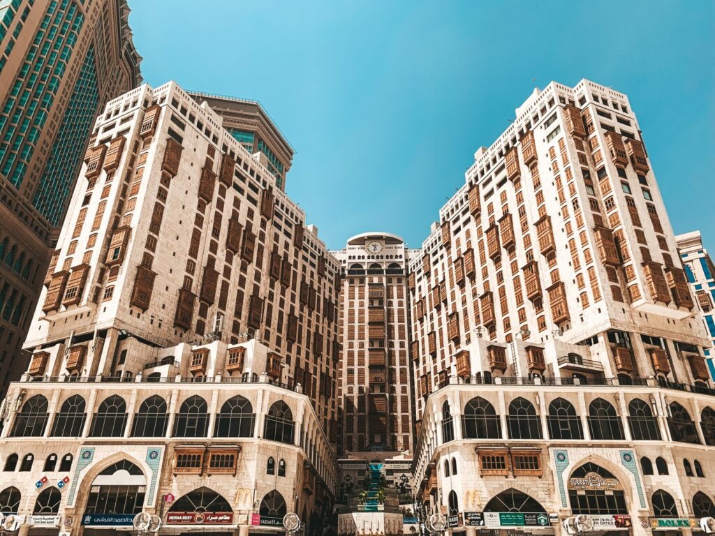 أقرب باب للحرم إلى فندقك