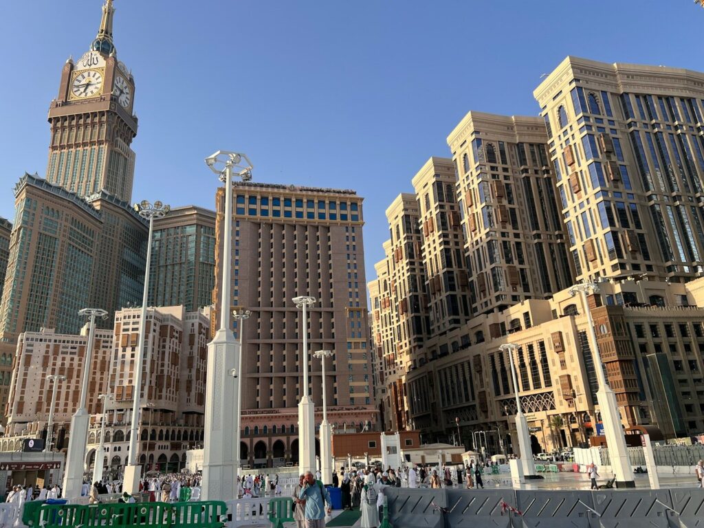 الحجز بالسرير في مكة قرب الحرم للمعتمر الفرد