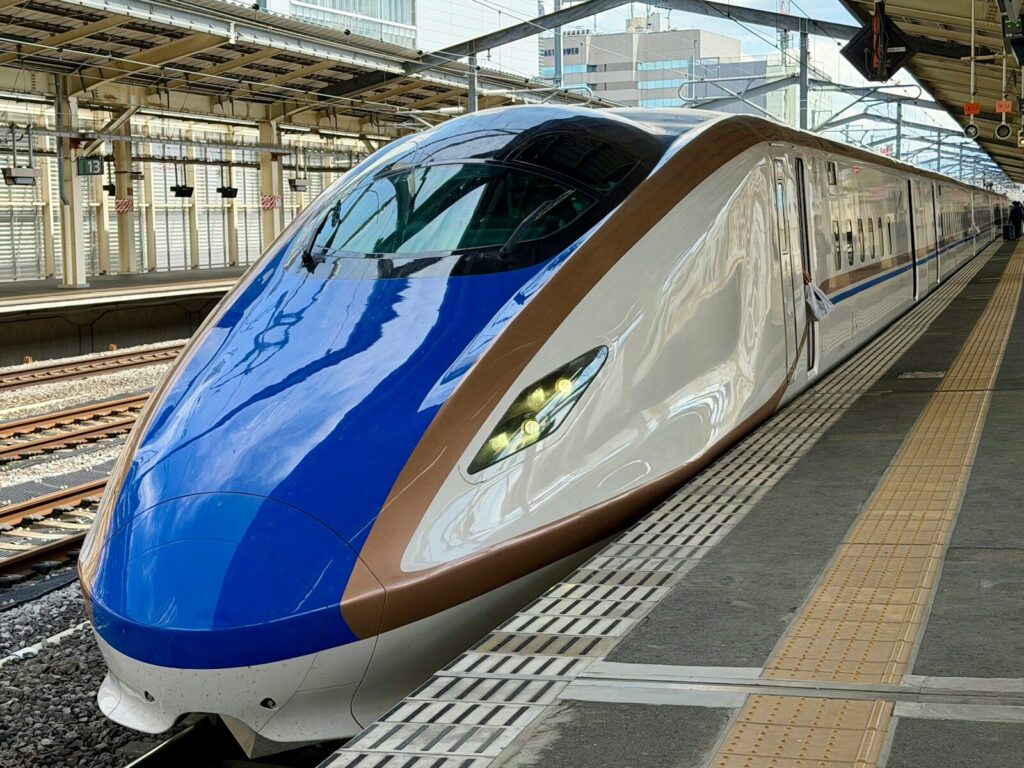 قطار الحرمين السريع في المحطة