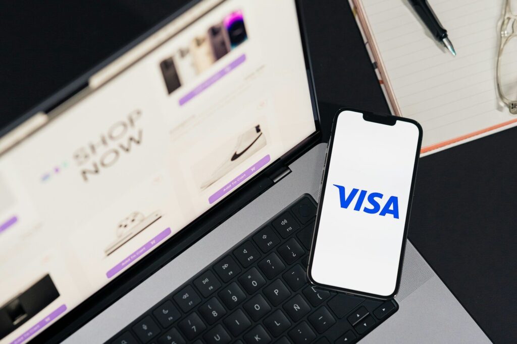 التأشيرة السياحية والعمرة عبر التقديم الإلكتروني